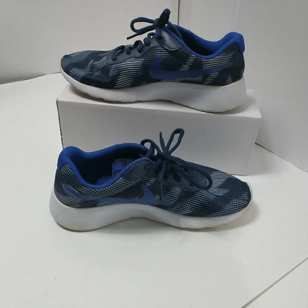 Nike Tanjun (GS) Unisex 833671-401 Youth Size 6  BLUE/MULTI COLOR